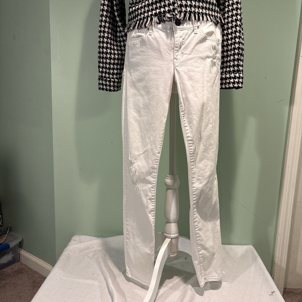 Women’s vintage Gap 1969 white distressed slim straight leg Jeans size 10